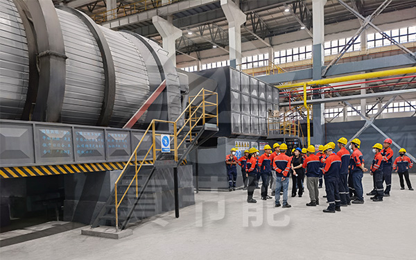 工業(yè)污泥烘干設(shè)備運行現(xiàn)場 工業(yè)污泥烘干設(shè)備運行現(xiàn)場