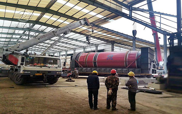 重金屬污泥烘干設(shè)備吊裝現(xiàn)場(chǎng) 重金屬污泥烘干設(shè)備吊裝現(xiàn)場(chǎng)